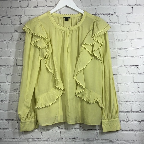 Ann Taylor top ruffles Ligth green more yellowish - Picture 1 of 8